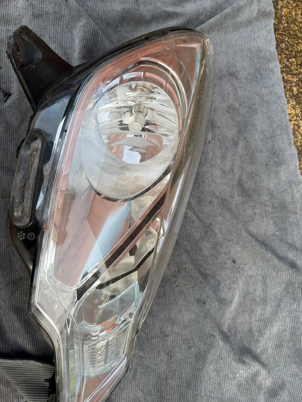 Citreon DS3 2013 front headlights 1.6vti pair