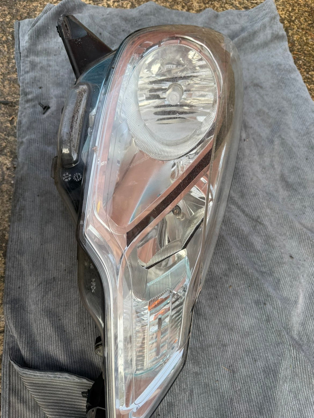 Citreon DS3 2013 front headlights 1.6vti pair