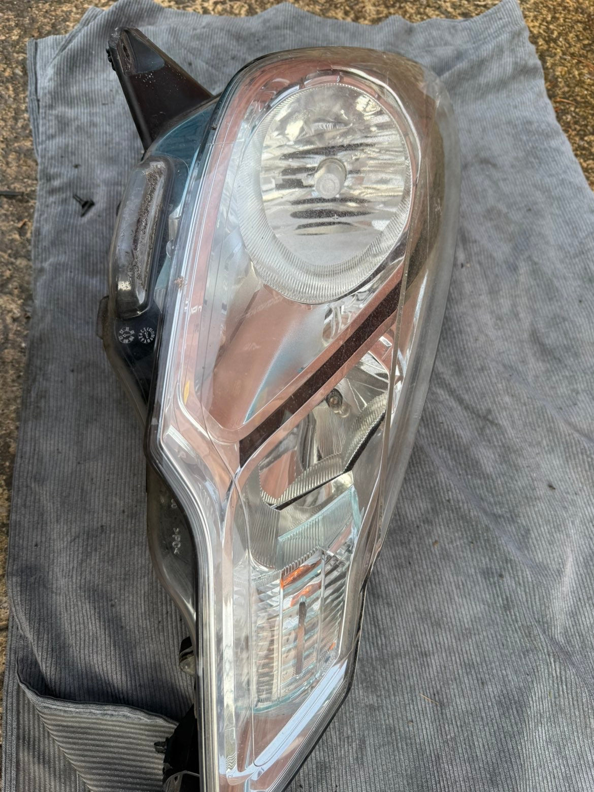 Citreon DS3 2013 front headlights 1.6vti pair